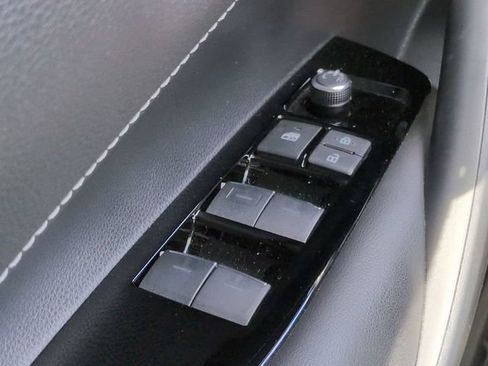Used 2019 Toyota Corolla SE FWD image 21
