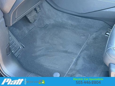 Used 2021 Audi e-tron Premium w/ Convenience Plus Package image 23