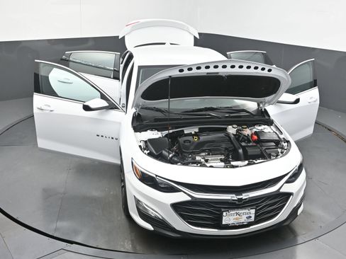 Used 2024 Chevrolet Malibu RS image 37