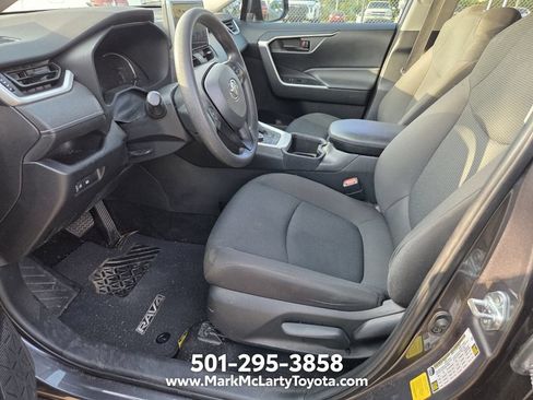 Used 2024 Toyota RAV4 LE AWD/4WD image 9