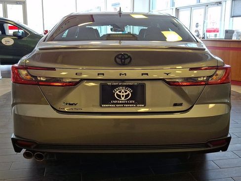 Used 2026 Toyota Camry SE w/ Convenience Package image 5