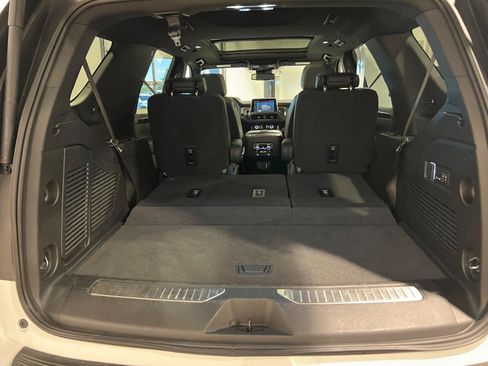 Used 2024 GMC Yukon AT4 w/ AT4 Premium Plus Package AWD/4WD image 34