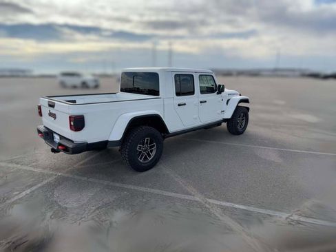 New 2026 Jeep Gladiator Mojave image 12