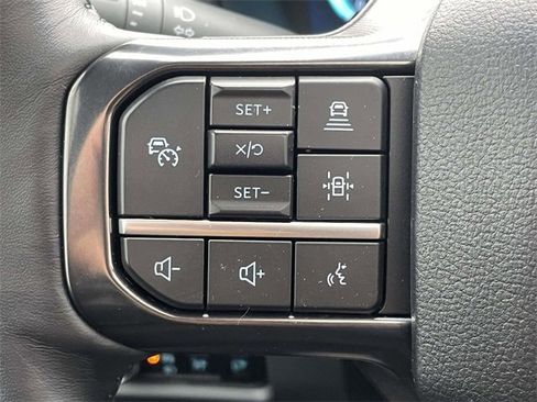 Certified 2025 Ford F350 Platinum w/ FX4 Off-Road Package image 21