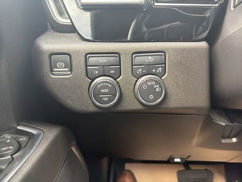 Used 2022 Chevrolet Silverado 1500 LT w/ Protection Package image 26