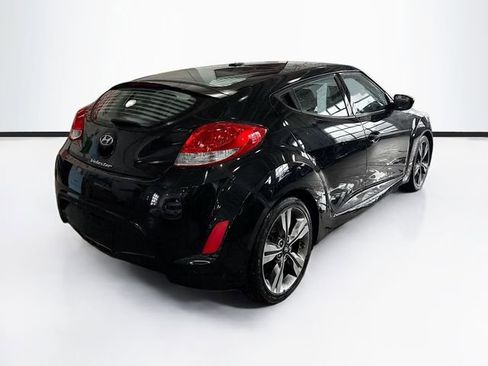 Used 2017 Hyundai Veloster Value Edition image 6