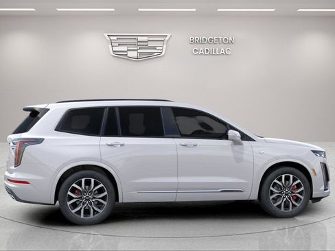 New 2025 Cadillac XT6 Sport w/ LPO, Floor Liner Package image 9