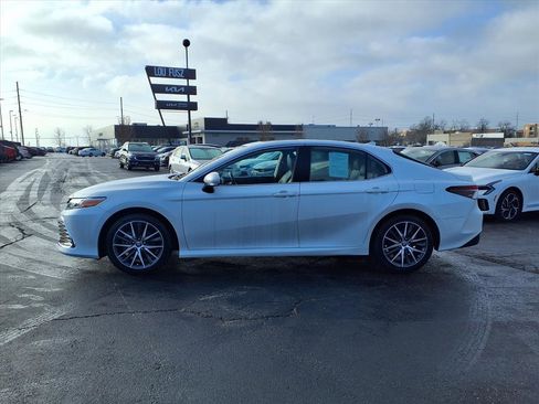 Used 2022 Toyota Camry XLE image 24