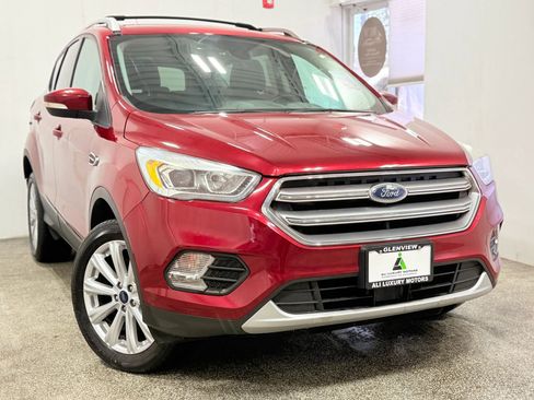 Used 2017 Ford Escape Titanium image 3
