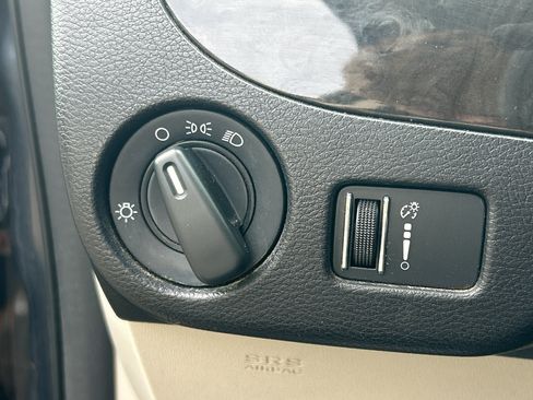 Used 2013 Dodge Grand Caravan SE FWD image 11