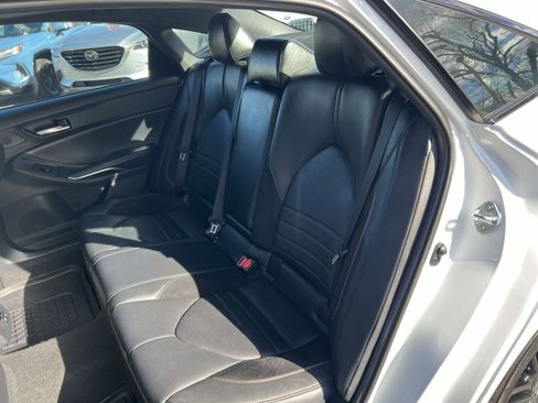 Used 2021 Toyota Avalon XSE image 24