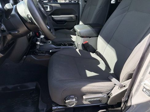 Used 2023 Jeep Gladiator Willys image 19