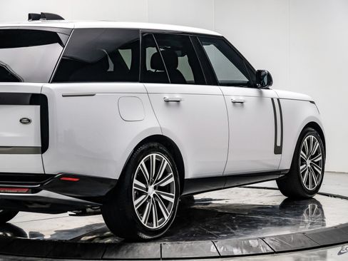 Used 2023 Land Rover Range Rover SE AWD/4WD image 18