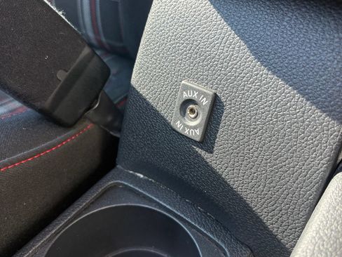 Used 2012 Volkswagen GTI 4-Door FWD image 38