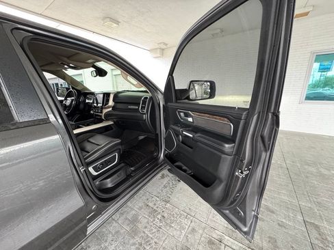 Used 2019 RAM 1500 Laramie AWD/4WD image 15