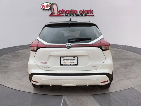 Used 2023 Nissan Kicks SR w/ SR Premium Package image 4
