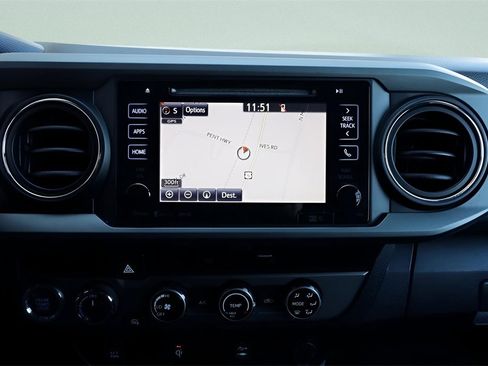 Used 2017 Toyota Tacoma TRD Off-Road image 35