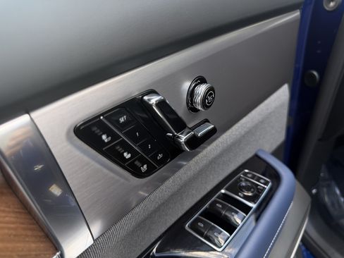 Certified 2026 Cadillac Vistiq Premium Luxury w/ LPO, Floor Liner Package AWD/4WD image 24