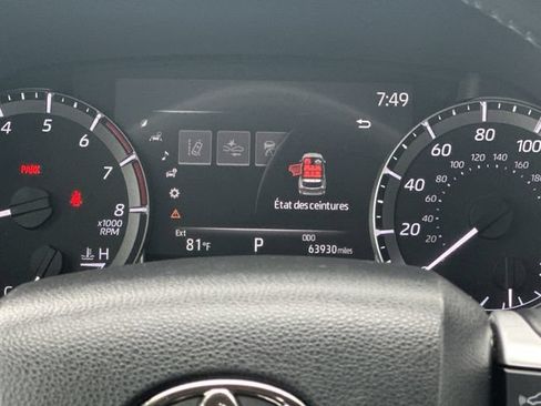 Used 2023 Toyota Highlander LE AWD/4WD image 12
