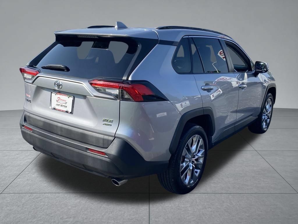 Used 2020 Toyota RAV4 XLE Premium AWD/4WD image 16