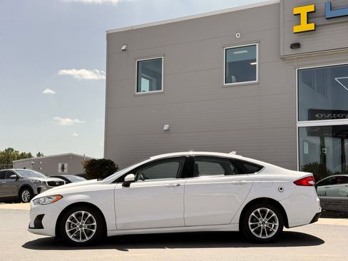 Used 2020 Ford Fusion SE FWD image 10