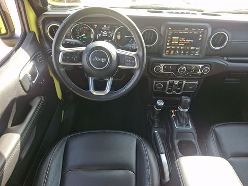Used 2022 Jeep Wrangler 4WD Unlimited Sahara w/ Cold Weather Group image 11