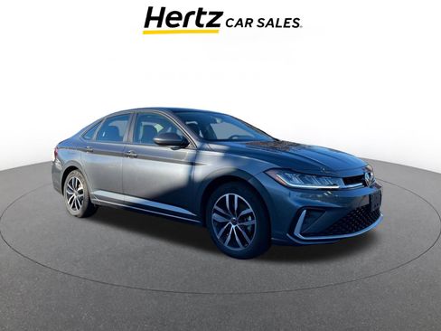 Used 2025 Volkswagen Jetta SE image 1