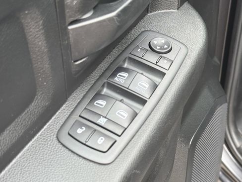 Used 2020 RAM 1500 Express RWD image 13