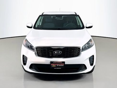 Used 2019 Kia Sorento AWD V6 image 4
