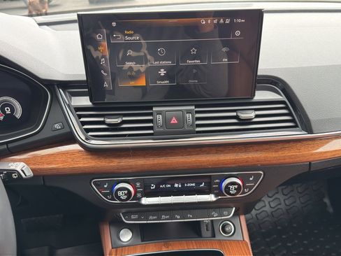 Used 2023 Audi Q5 2.0T Prestige w/ Prestige Package image 28