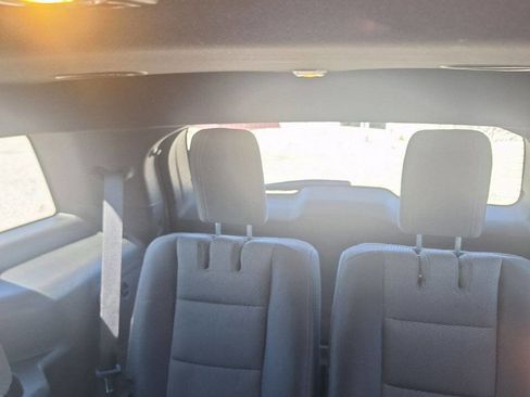 Used 2016 Ford Explorer XLT AWD/4WD image 18