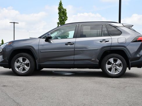 Used 2024 Toyota RAV4 XLE w/ Convenience Package AWD/4WD image 4