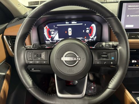 Certified 2024 Nissan Rogue Platinum AWD/4WD image 13