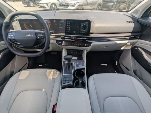 New 2026 Kia Sportage EX w/ EX Panorama Roof Package FWD image 17