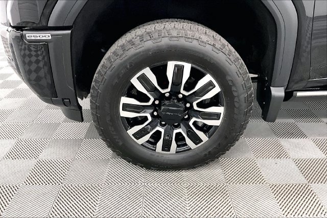 Used 2024 GMC Sierra 2500 Denali Ultimate AWD/4WD image 9