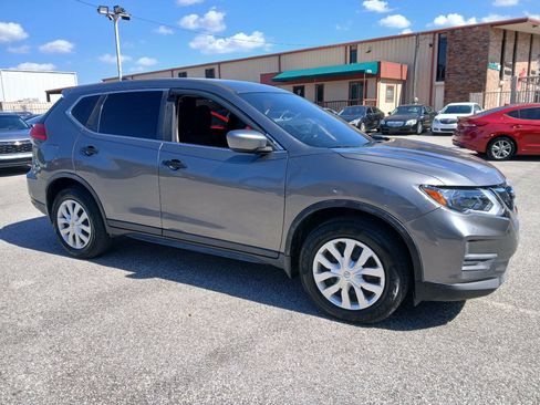 Used 2017 Nissan Rogue S AWD/4WD image 3
