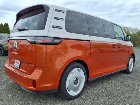 New 2025 Volkswagen ID. Buzz 1st Edition image 4