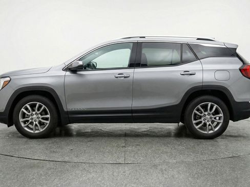 Used 2024 GMC Terrain SLT image 5