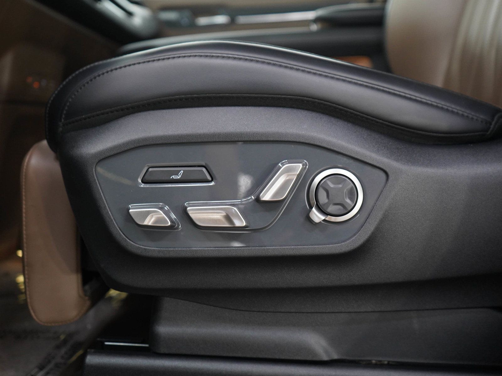 Used 2024 Kia EV9 GT-Line AWD/4WD image 21