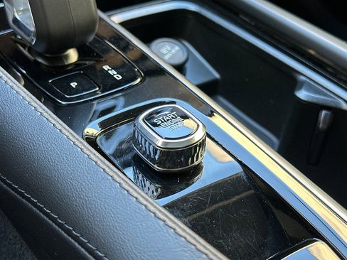 Used 2024 Volvo XC90 T8 Plus image 27