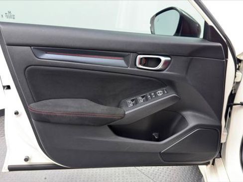Used 2023 Honda Civic Type R image 13