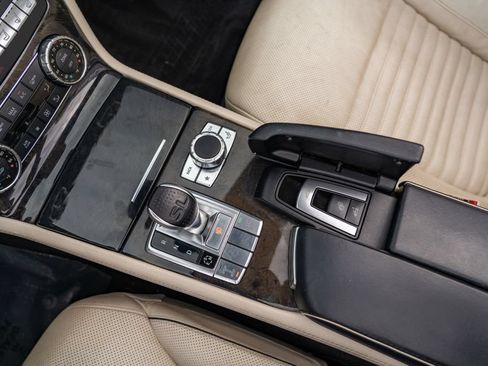 Used 2013 Mercedes-Benz SL 550 image 27