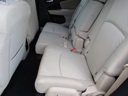 Used 2016 Dodge Journey SE w/ Safe & Sound Group AWD/4WD image 16