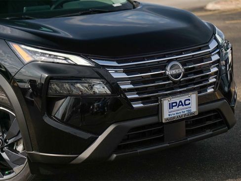 New 2024 Nissan Rogue SV w/ SV Premium Package image 3