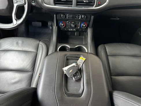 Used 2021 Chevrolet Suburban Z71 w/ Luxury Package AWD/4WD image 22