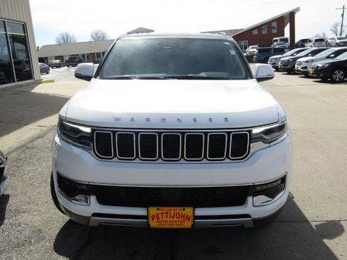 Used 2022 Jeep Wagoneer Series II AWD/4WD image 13
