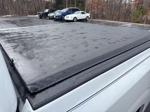 Used 2023 Nissan Frontier SV w/ Midnight Edition Package image 10