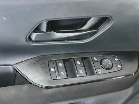 Used 2025 Nissan Kicks S AWD/4WD image 15
