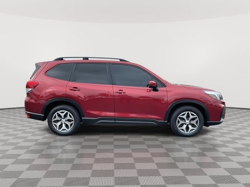 Used 2021 Subaru Forester Premium image 2