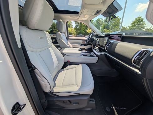 New 2026 Ford Expedition Platinum w/ Platinum Ultimate Package AWD/4WD image 6